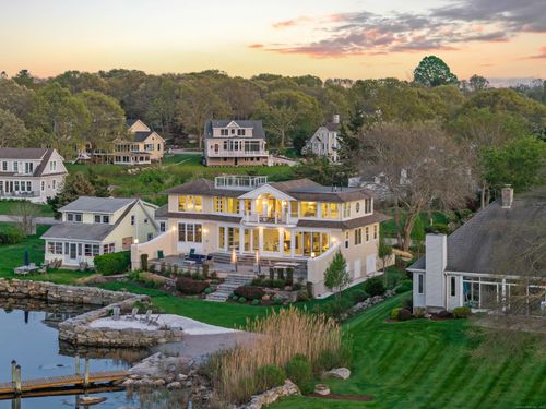 52 Old North Rd, Mystic, CT, 06355-3285 | Card Image