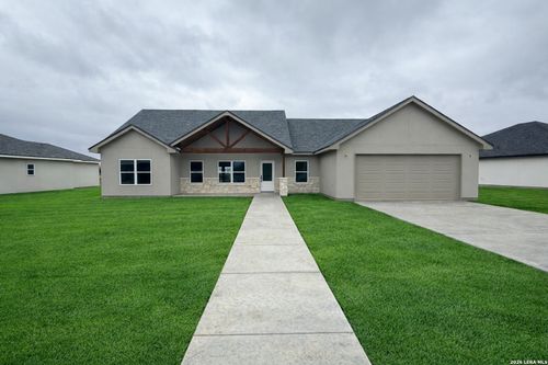 617 34th St, Hondo, TX, 78861 | Card Image