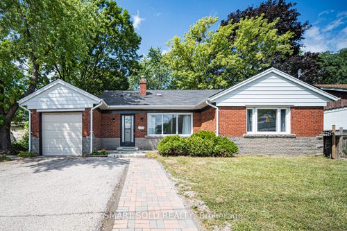 2202 Kennedy Rd, Scarborough, ON, M1T3G4 | Card Image