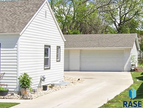 1228 N Duluth Ave Avenue, Sioux Falls, SD, 57104 | Card Image