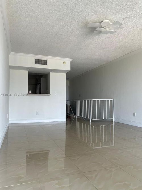 506-9210 Fontainebleau Blvd, Miami, FL, 33172-4277 | Card Image