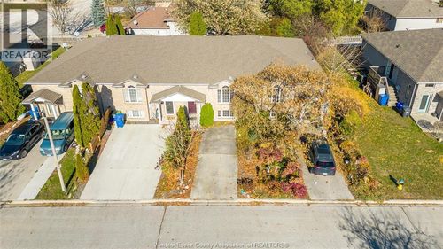 {{alt}} | Card Image