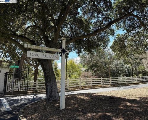8272 Sassafras Ct, Pleasanton, CA, 94566-9727 | Card Image