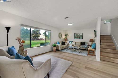 4201 Saturn Way, Union City, CA, 94587-4021 | Card Image