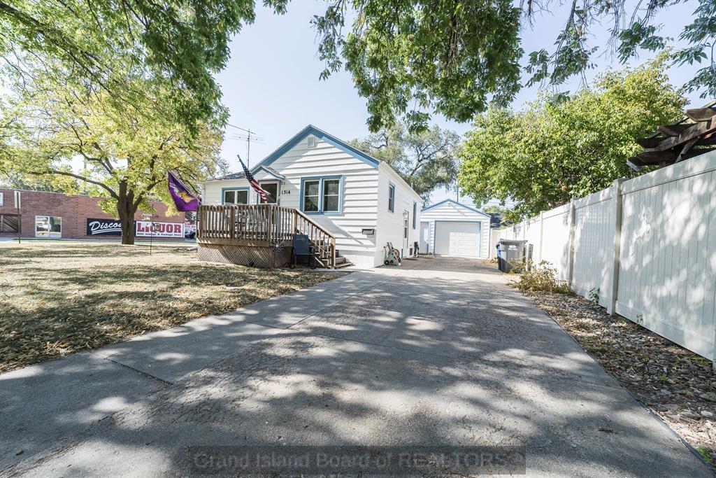 9th St, Grand Island, NE 68801