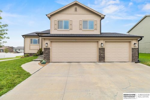 16520 Weber St, Bennington, NE, 68007-3297 | Card Image