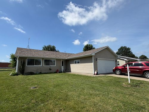 37 N Prairieview Ave, Tuscola, IL, 61953-1112 | Card Image