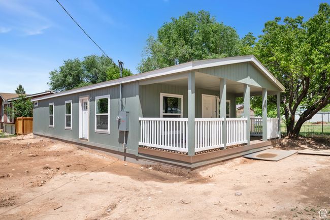 Manufactured / mobile home with a porch | Image 21