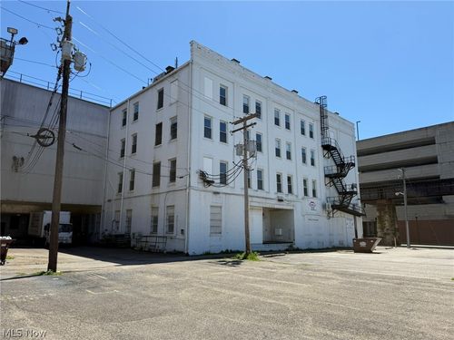 211 6th Street, Parkersburg, WV, 26101 | Card Image