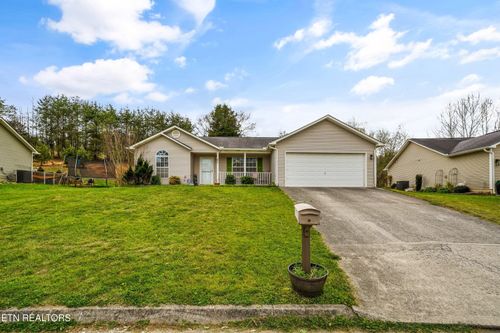 8017 Cold Stream Ln, Knoxville, TN, 37920-9609 | Card Image