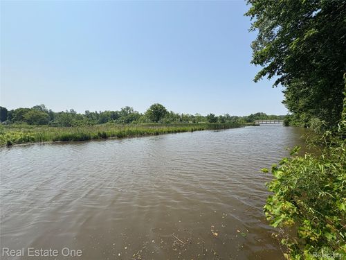 3353 Blue Lake Dr, Flint, MI, 48506-2002 | Card Image