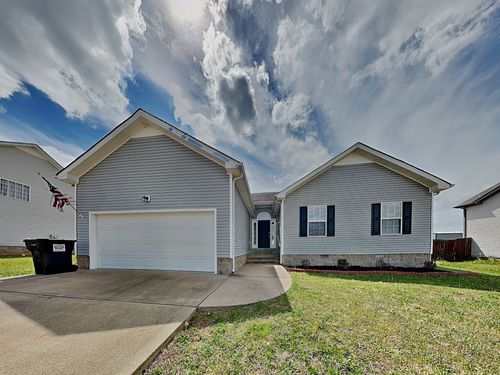 1616 Broad Cir, Clarksville, TN, 37042-7095 | Card Image