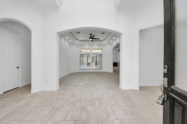 Entryway | Image 9
