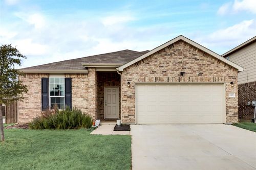 2401 Buelingo Ln, Fort Worth, TX, 76131-1640 | Card Image