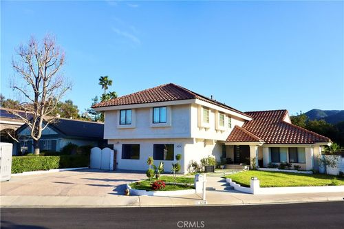 674 Cypress St, Newbury Park, CA, 91320-4107 | Card Image