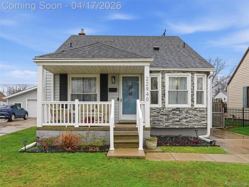22940 Maxine St, Saint Clair Shores, MI, 48080-2508 | Card Image