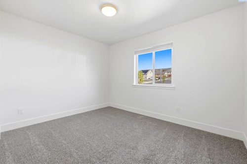 6367 W 30th Pl, Kennewick, WA, 99338-1348 | Card Image