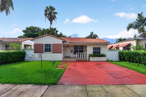 1590 Ne 110th St, Miami, FL, 33161-7413 | Card Image