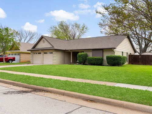 3028 Oak Valley Dr, Bedford, TX, 76021-3431 | Card Image