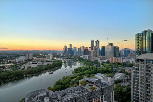 2404-44 East Ave, Austin, TX, 78701 | Card Image