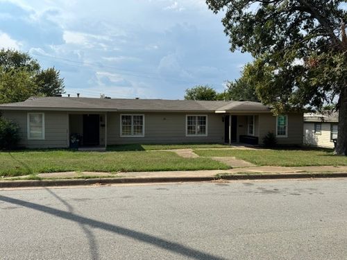 29 Macarthur Dr, Denison, TX, 75020-6562 | Card Image