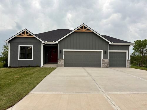 29336 Palmer Dr, Paola, KS, 66071-5714 | Card Image