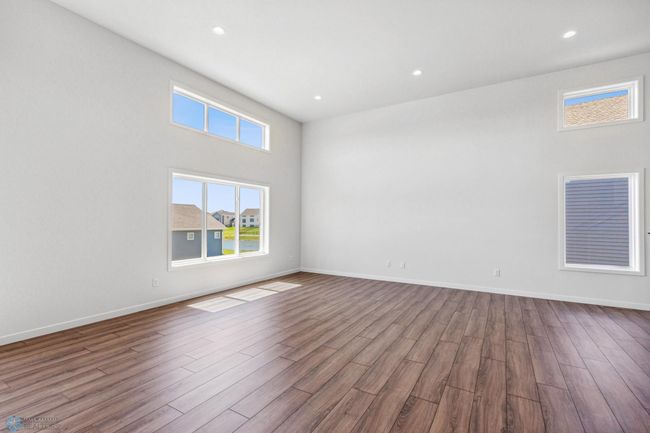 Living Room | Image 8