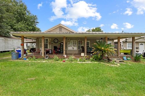 100 6th Ave, Nederland, TX, 77627-3215 | Card Image