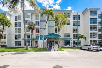 315 - 17620 Atlantic Blvd, Condo with 1 bedrooms, 1 bathrooms and null parking in Sunny Isles Beach FL | Image 1