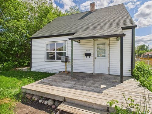 619 7th St E, Prince Albert, SK, S6V0S7 | Card Image