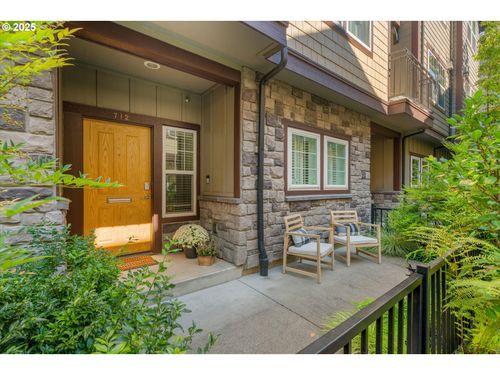 12-712 Se 33rd Ave, Portland, OR, 97214-3385 | Card Image