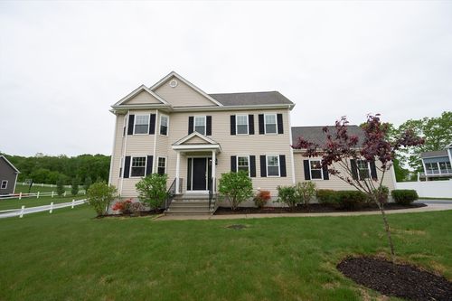 7 Willow Brook Ln, Blackstone, MA, 01504-4200 | Card Image