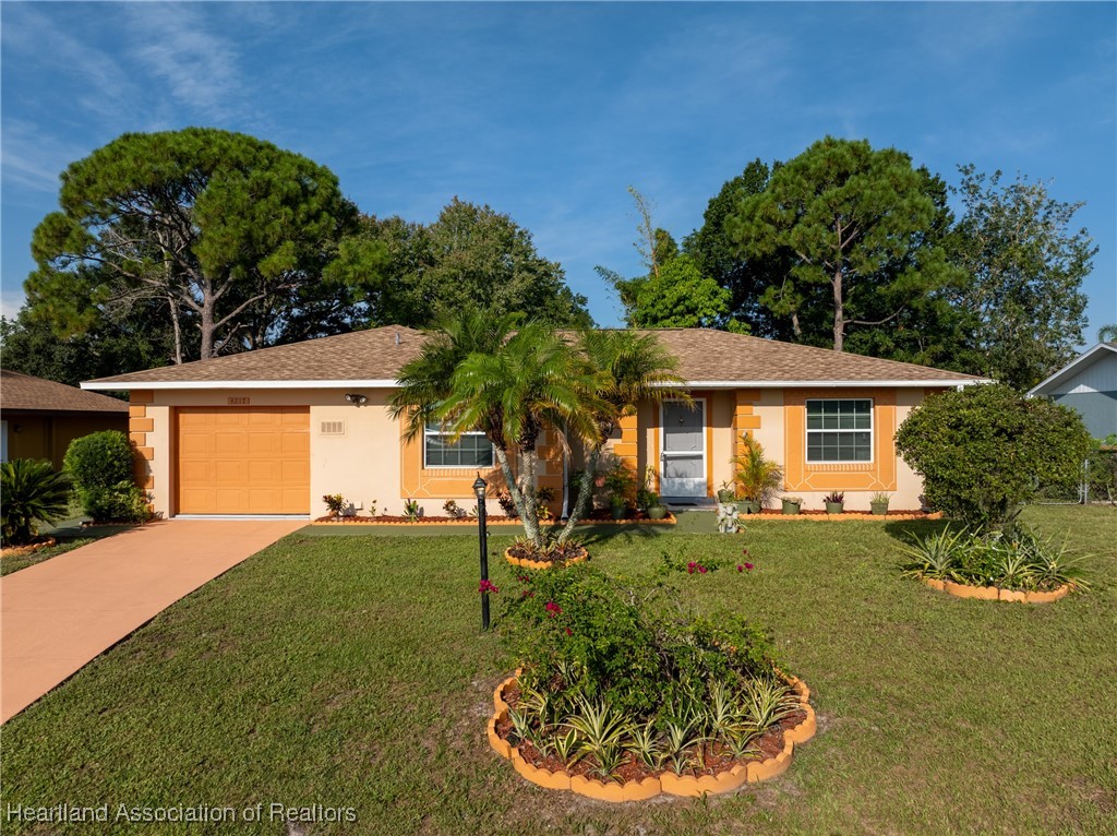 Navarre Ave, Sebring, FL 33872
