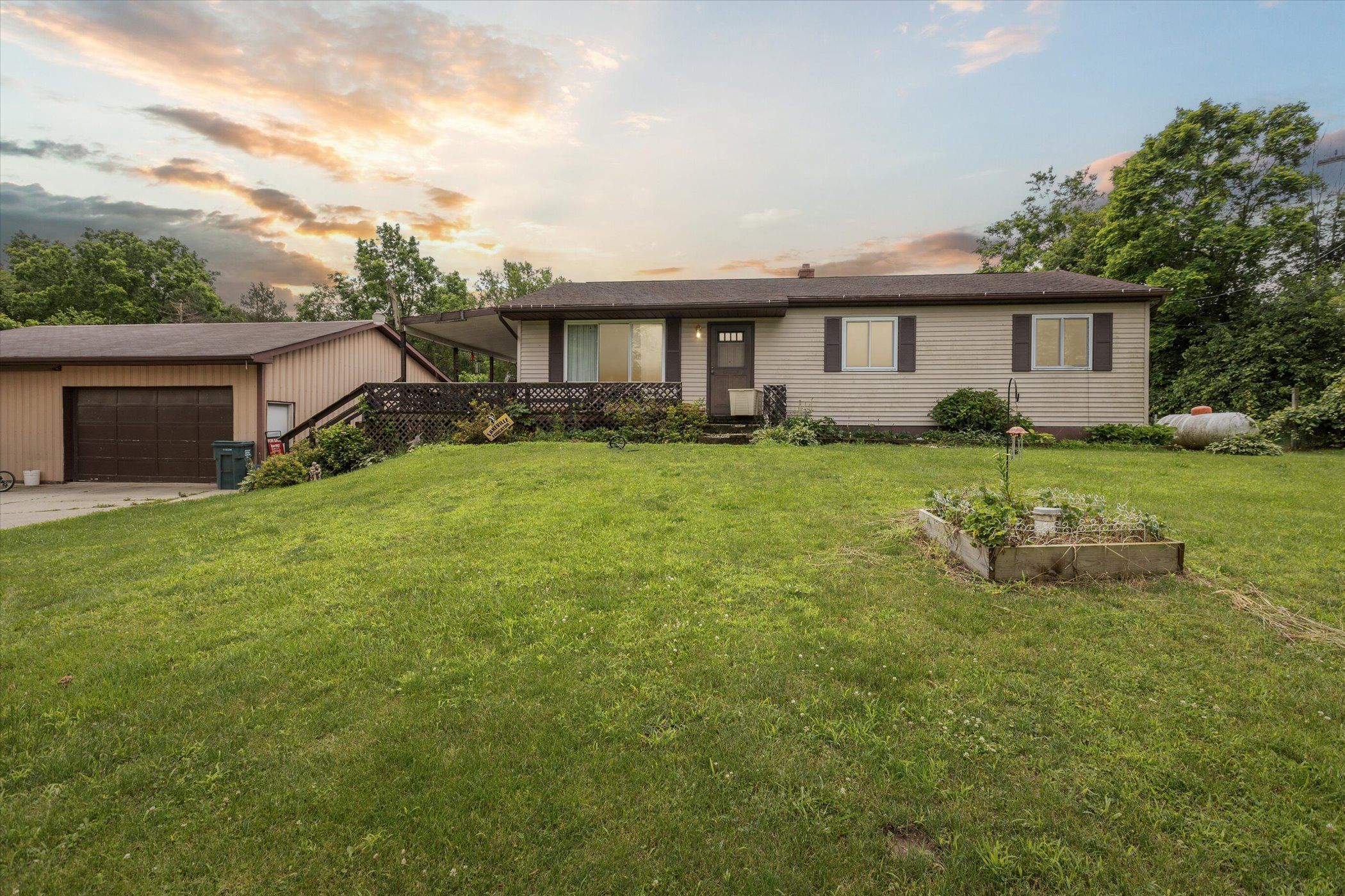 Levalley Rd, Columbiaville, MI 48421