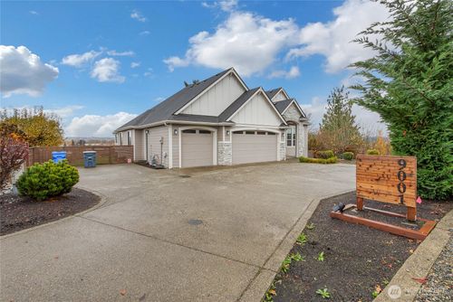 9001 38th Street Ct E, Edgewood, WA, 98371-2091 | Card Image