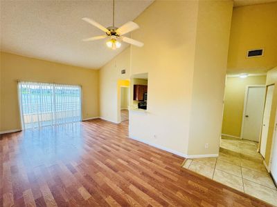 202 - 3449 Nw 44th St, Condo with 2 bedrooms, 2 bathrooms and null parking in Lauderdale Lakes FL | Image 3