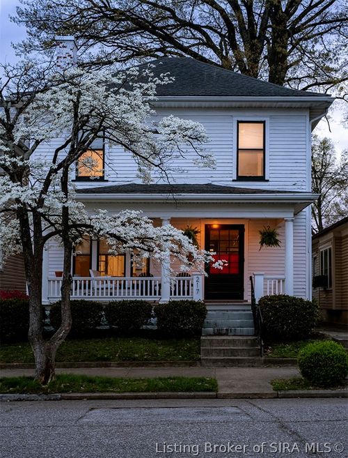 217 E 9th St, New Albany, IN, 47150-2907 | Card Image
