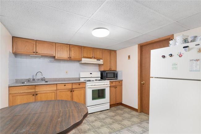 70 Silver Spring Ave, House other with 3 bedrooms, 1 bathrooms and 6 parking in Riverside RI | Image 29