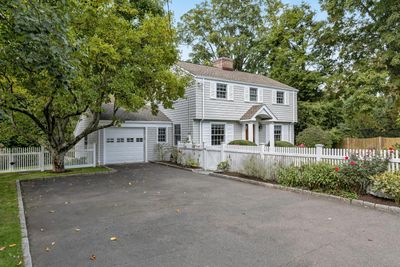 225 Hollow Tree Ridge Road, House other with 3 bedrooms, 3 bathrooms and null parking in Darien CT | Image 3