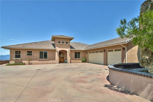 42405 Rolling Hills Dr, Aguanga, CA, 92536-9036 | Card Image