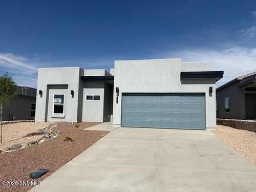 1075 Noria Ct, Las Cruces, NM, 88012-8082 | Card Image