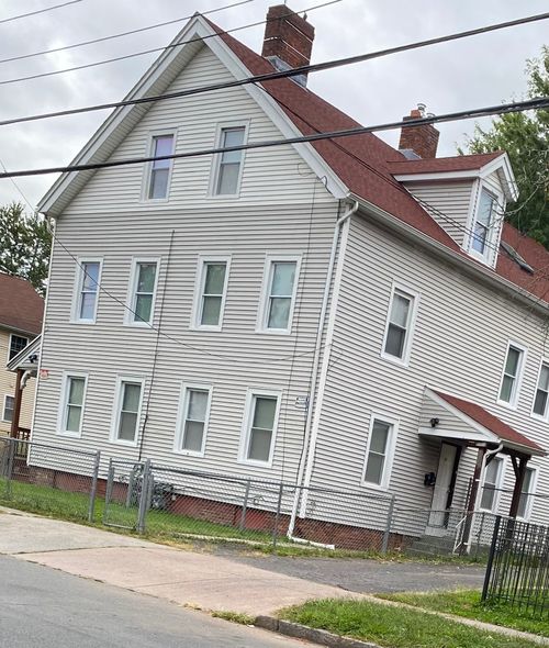 65 Madison St, Hartford, CT, 06106-2325 | Card Image