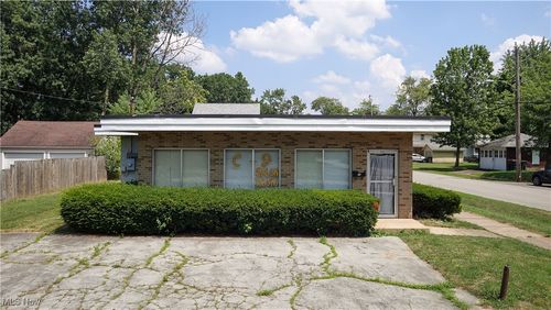 615 Belvedere Ave Se, Warren, OH, 44483-6130 | Card Image