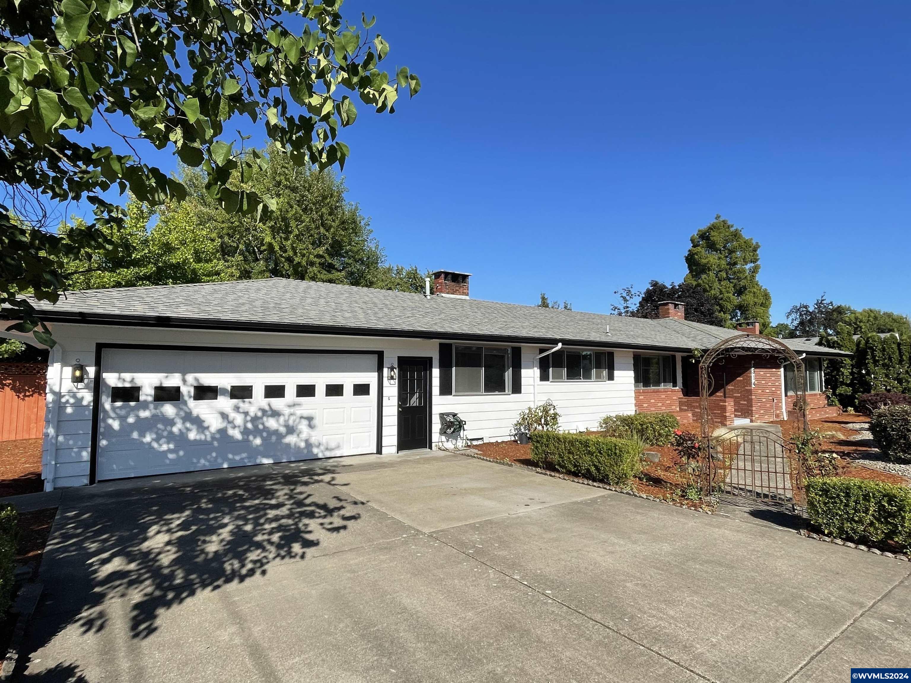 Columbus St, Albany, OR 97322