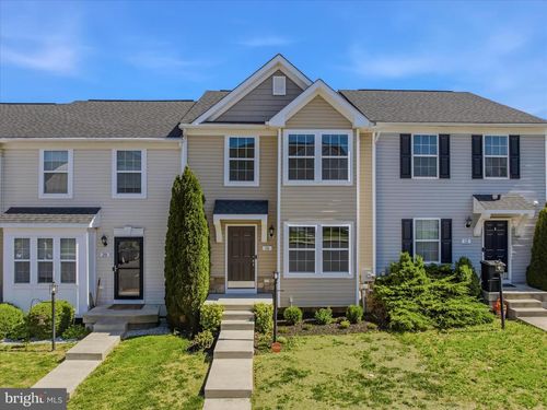 16 Britania Ct, MARTINSBURG, WV, 25405-5742 | Card Image