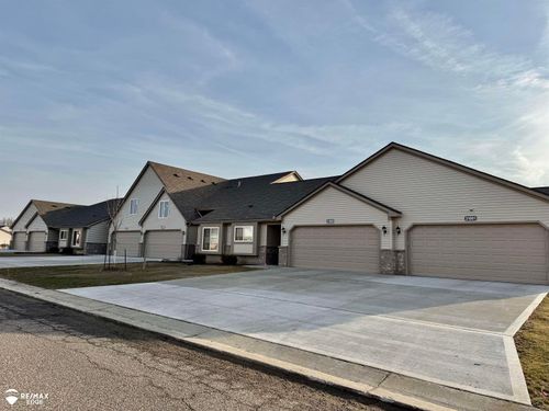 28007 Gregory St, Grand Blanc, MI, 48439-7212 | Card Image