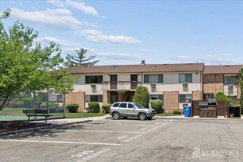 816 Cricket Ln, Woodbridge, NJ, 07095-1568 | Card Image