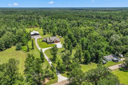 27605 Patterson Rd, Springfield, LA, 70462-8910 | Card Image