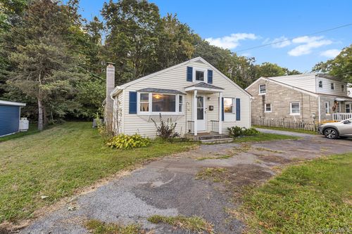 22 Woodside Pl, Highland, NY, 12528-1429 | Card Image