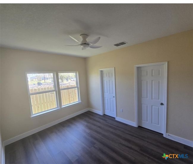 410 W Trinity St, House other with 3 bedrooms, 2 bathrooms and null parking in Luling TX | Image 9